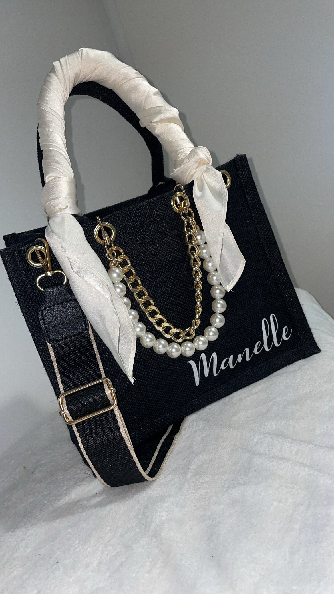Petit Sac en jute accesoirisé