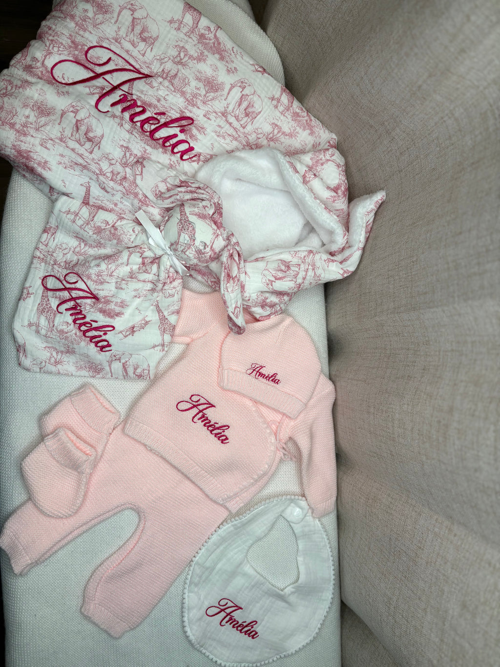 Coffret bébé brodé