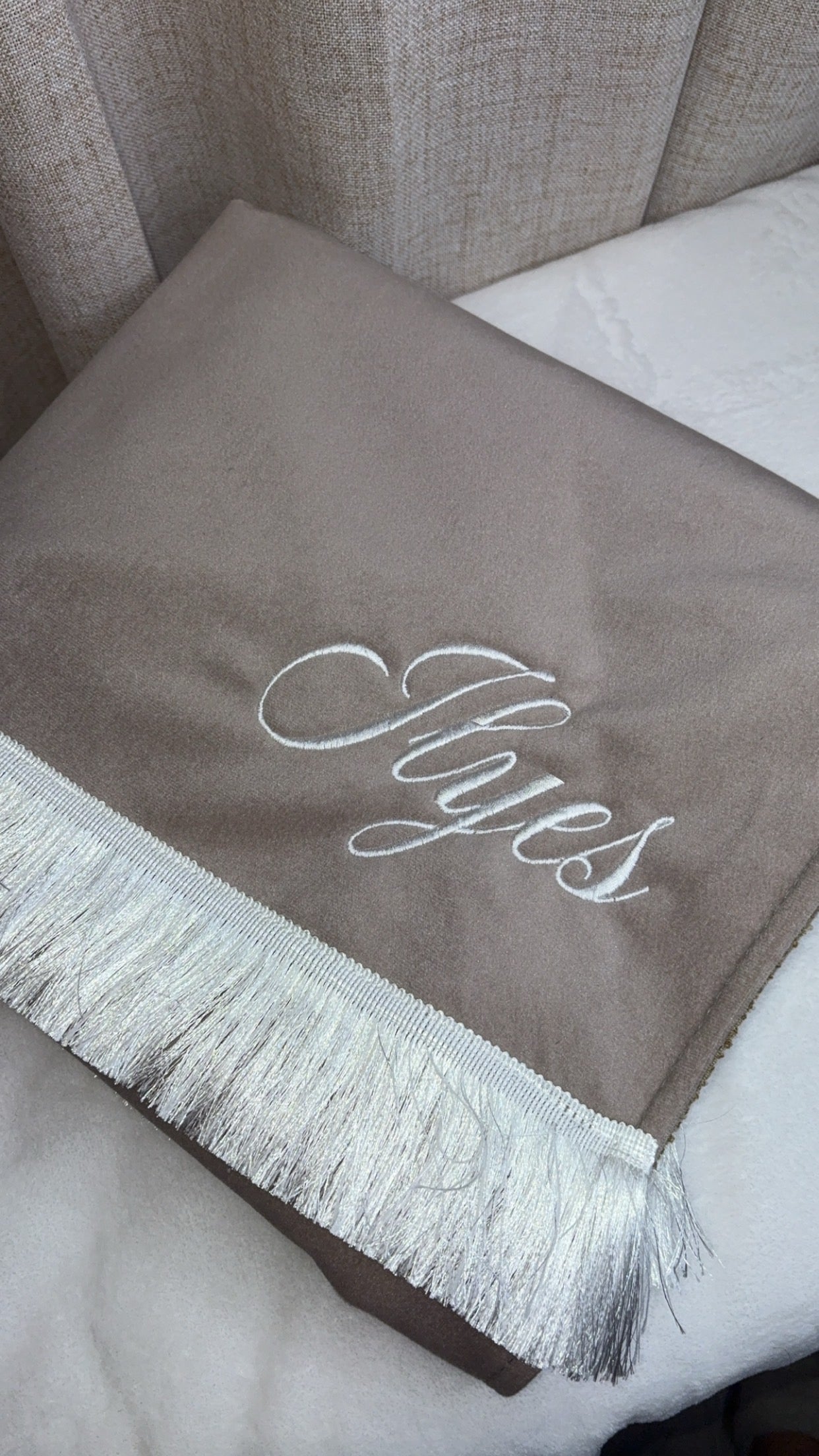 Tapis semi épais beige