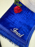 Tapis bleu royal brodé