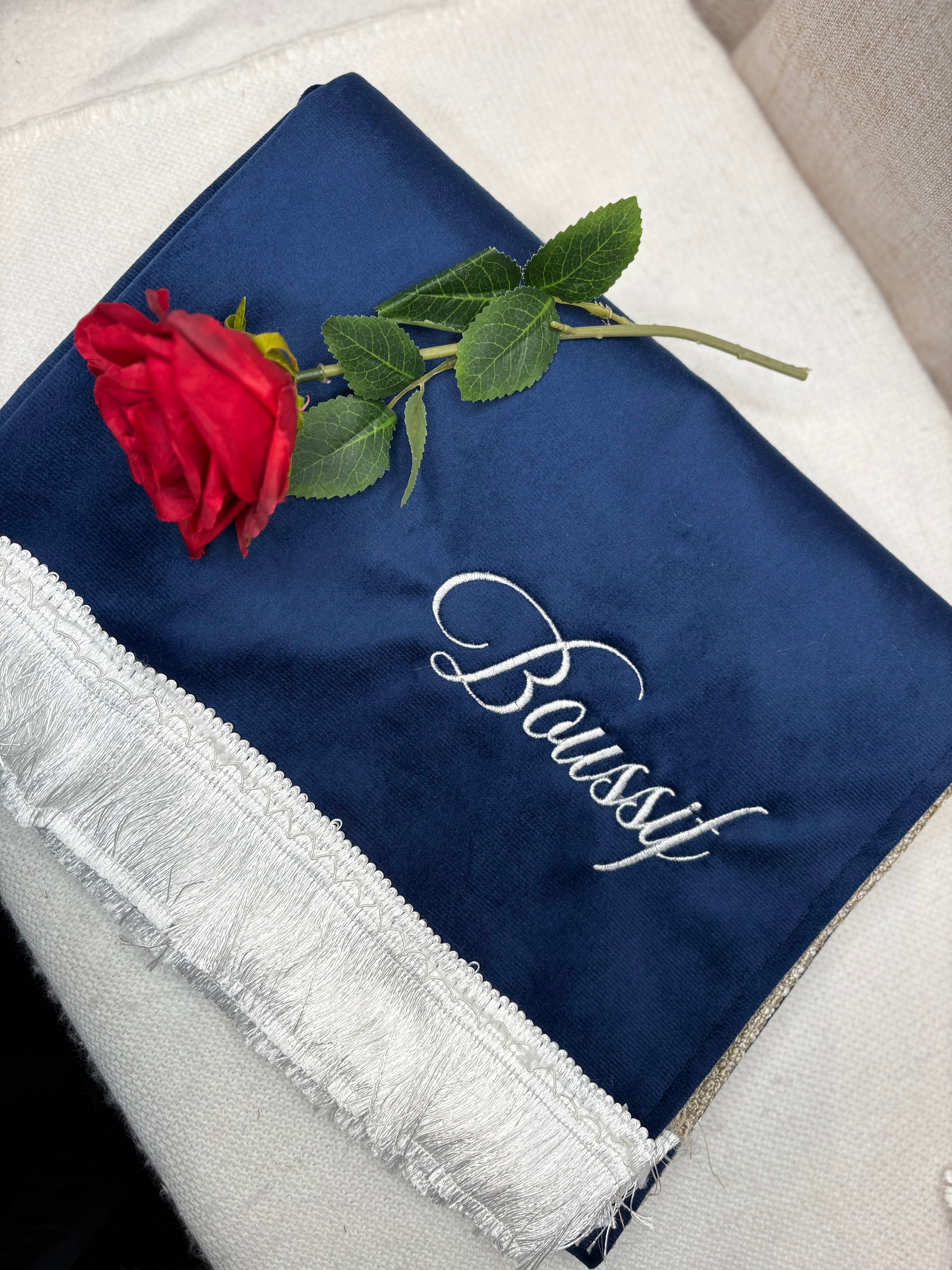 Tapis bleu semi épais