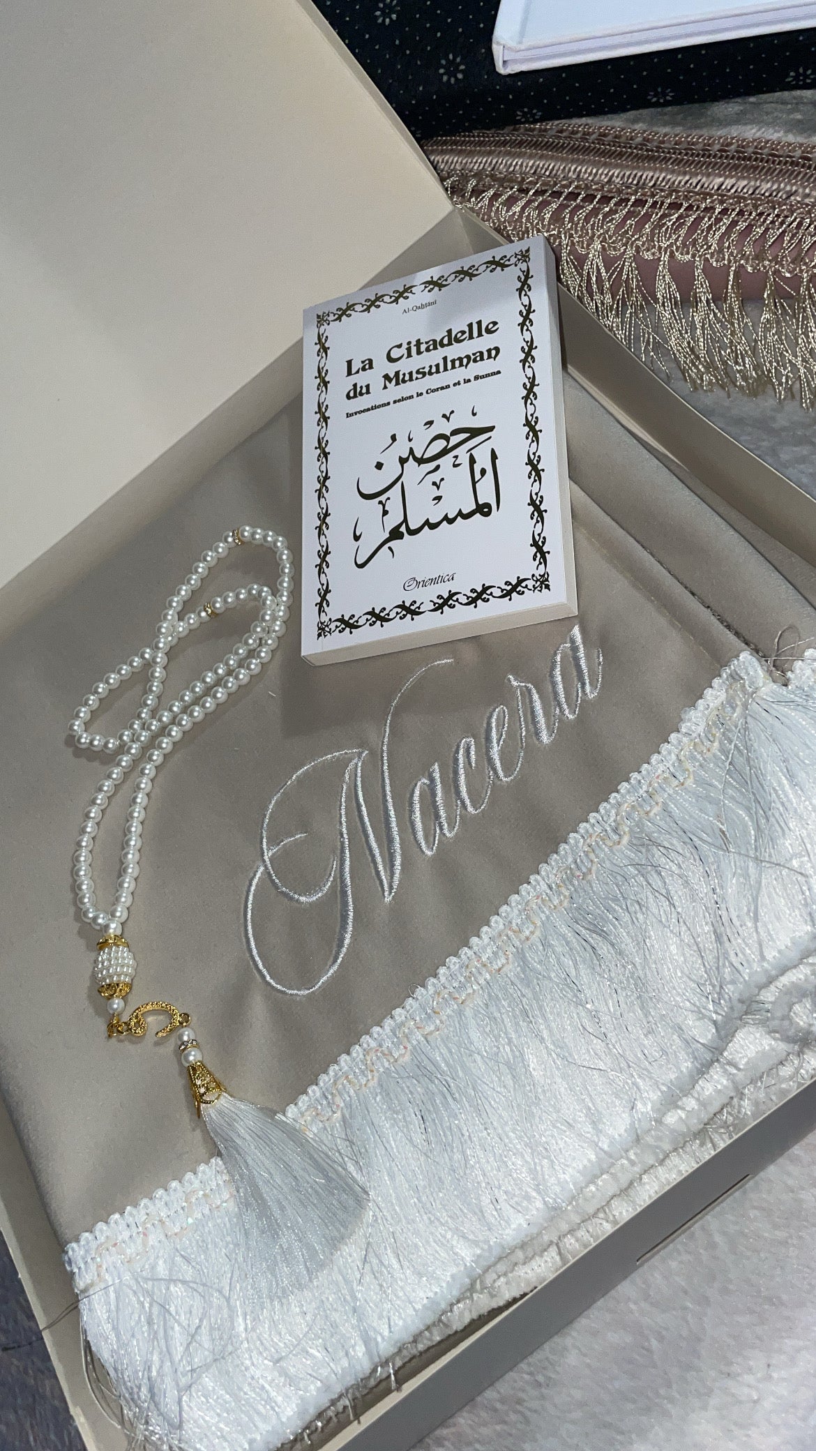 Tapis de prière, citadelle et tasbih