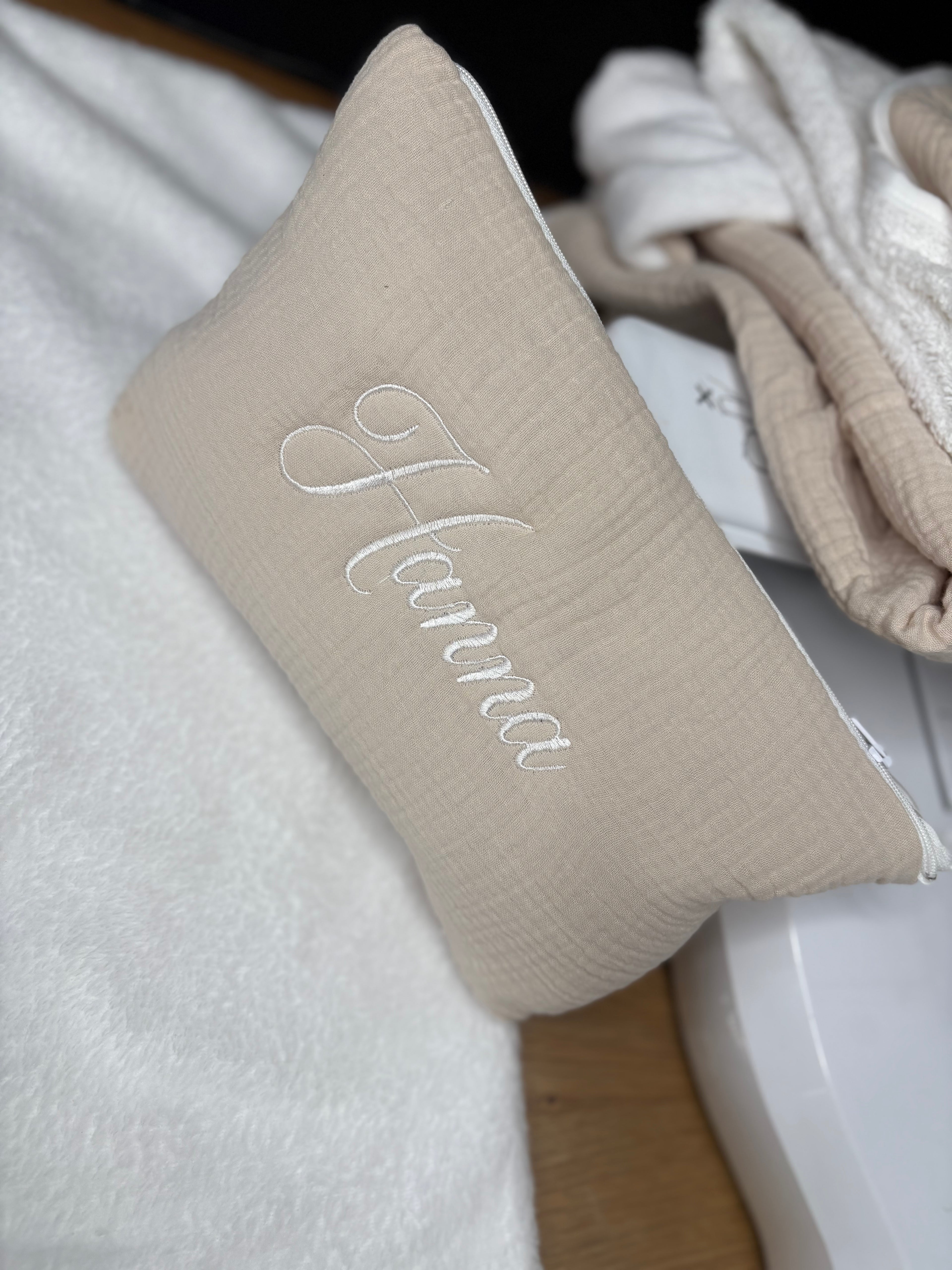 Trousse beige
