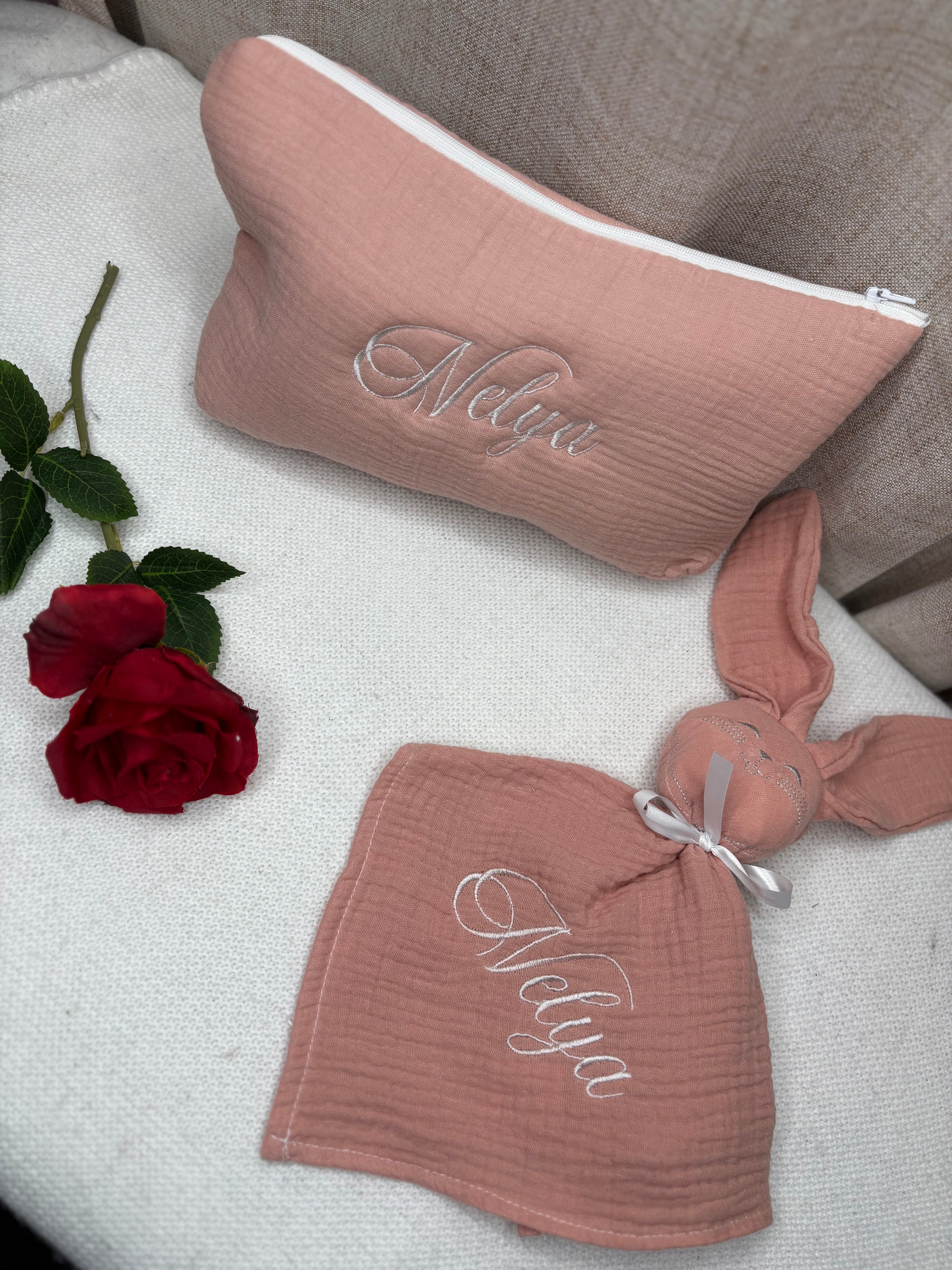 Trousse et doudou