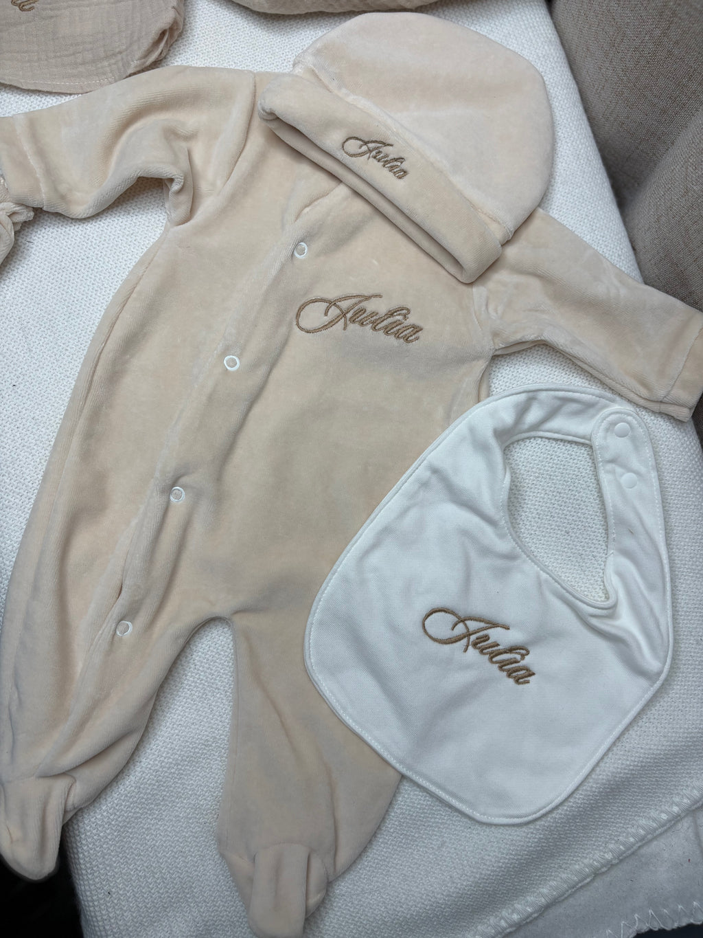 Coffret bébé brodé