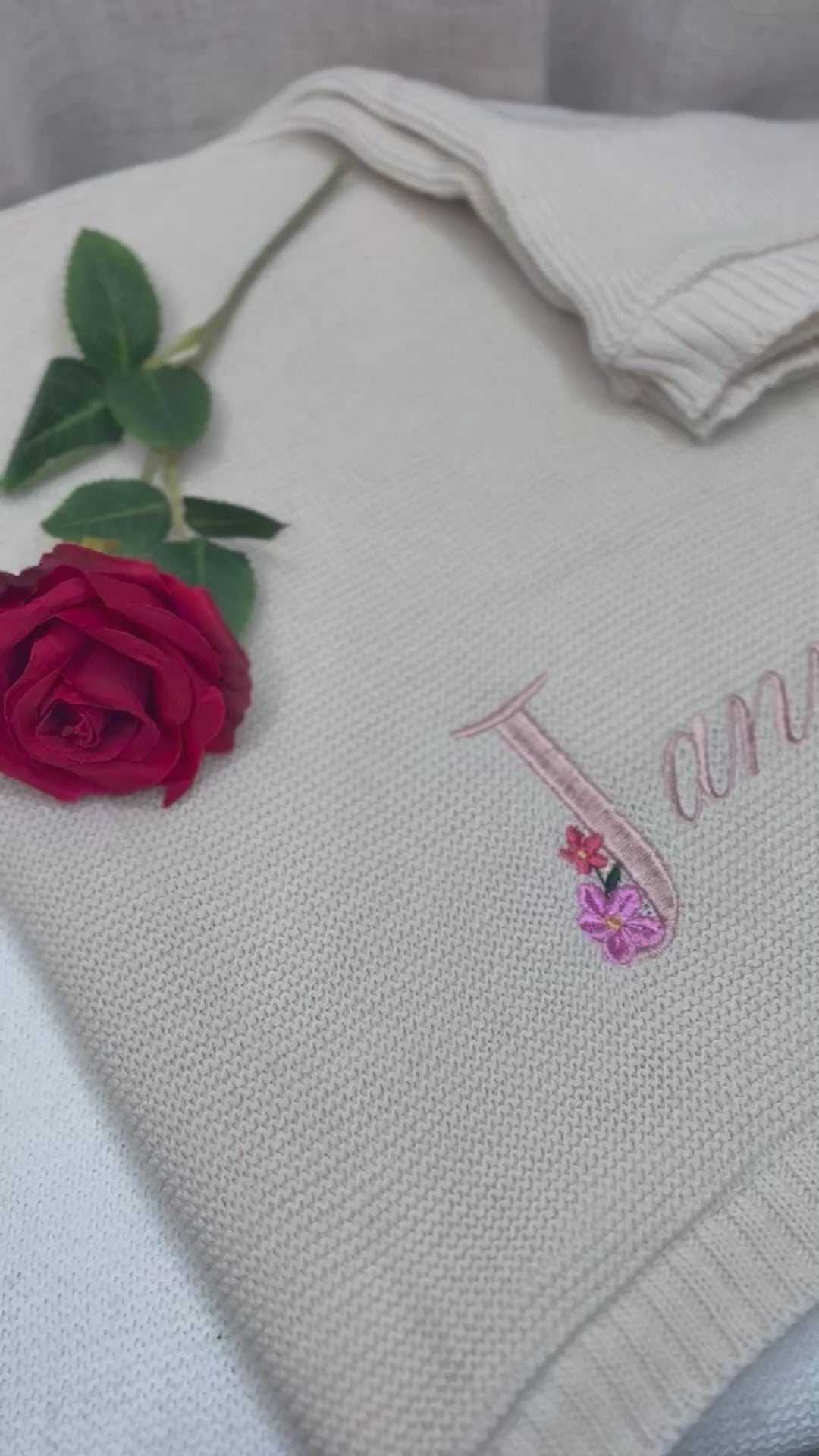 Couverture en maille beige